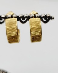 Sarah Coventry HOOP Clip On Earrings .75 in Textured Vintage