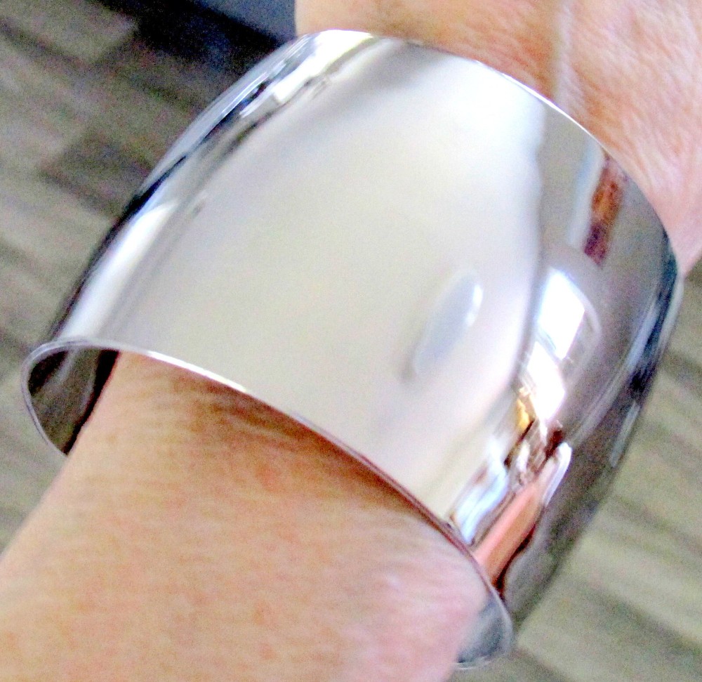 Vtg Runway High Gleam Silver Rhodium MONET 2″ Wide Chic Cuff Bracelet 80s EXC