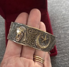 VTG Antique 1920s Egyptian revival silver & Gold tone Hinged Bangle bracelet J20