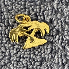 Vintage Unbranded Gold Tone Palm Coconut Tree Pendant Charm Free Shipping