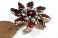 PRETTY ANTIQUE GEORGIAN ENGLISH 15K GOLD PEARL & GARNET PENDANT BROOCH c1820