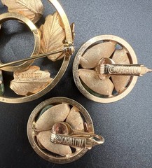 Vtg SARAH COVENTRY Pin Brooch Earrings Set Gold Tone Autumn Leaves Chunky Stones
