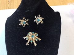 Vintage Faux Pearl and Aque Rhinestone Pin and Earrings