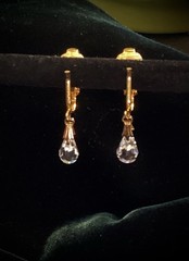 1960s Crystal Teardrop Clip On Earrings, Subtle Sophisticated, Understated￼