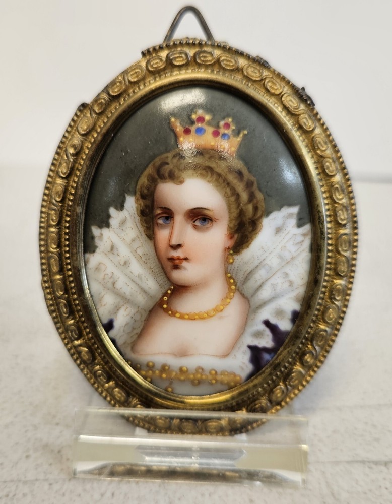 Antique Miniature French QUEEN Marie Medici Porcelain Portrait Painting Brooch