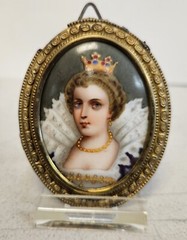 Antique Miniature French QUEEN Marie Medici Porcelain Portrait Painting Brooch