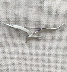 Vintage Minimalist Flying Seagull Brooch Pin Silver Tone 3″ Mid Century Modern