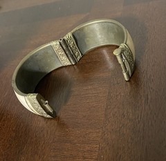 Vintage Brass & Bone Hinged Bracelet Cuff Cream Ivory Color 9.5”