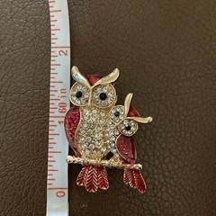BROOCH GOLD TONE PIN RHINESTONE ENAMEL RED OWL BIRD