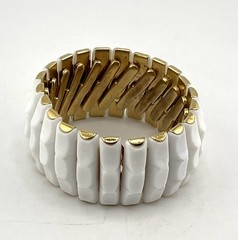 VTG 1960s Monet/ Hong Kong Expansion Bracelet Accordion Segmented white Lucite