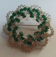 Vintage Silver-tone Green & Clear Rhinestone Wreath Brooch 2.25″ Diameter