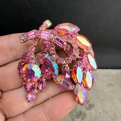 Vintage Weiss Rhinestone Brooch Clip On Earrings Pink Signed