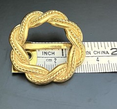 Vintage Gold Tone Circle Braided Wreath Scarf Ring