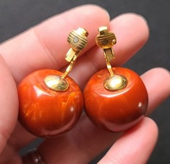 Vintage Red Orange Swirl Bakelite 24mm Round Ball Sphere Clip On Earrings