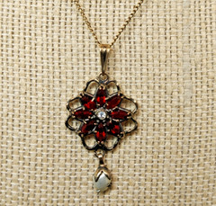 Vintage AMCO Victorian Style 1/20 14k Gold Filled Garnet Red Pendant Necklace