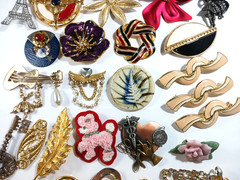 Modern, Vintage Unsigned Brooch Lot of 33 Pieces (Group A)