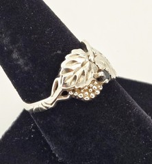 Vintage Black Hills Gold Sterling Silver Grape Leaf Cluster Ring Size 9 – 3.4g
