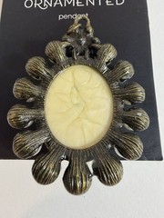 Vintage Pendant fly rhinestone faux pearls New