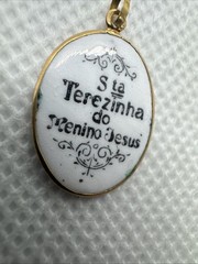 19k 800 PORTUGUESE ENAMEL GOLD MARY TEREZINHA SO JESUS RELIGIOUS MEDAL PENDANT