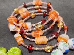Vintage Lot Of 4 Beautiful Glass Beaded Bracelets. 3 Stretch, And 1 Wrap. NICE!!