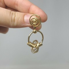 Vintage Coro Goldtone Unique Hoop Dangle Wire Orbs Spring Screw Back Earrings
