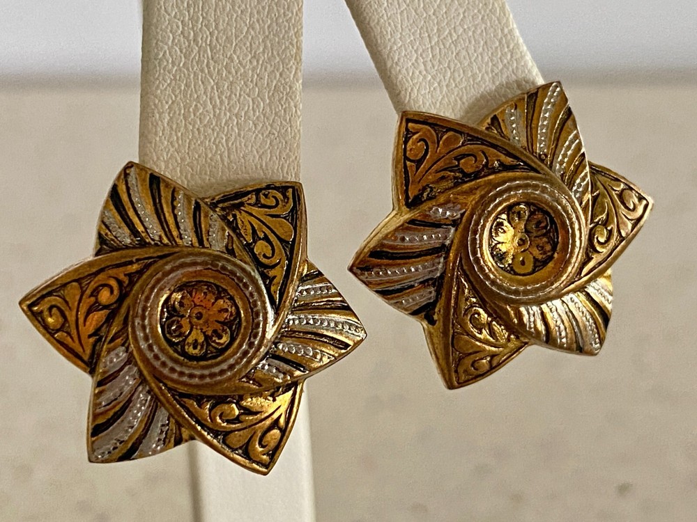 Vintage Earrings Black Silver & Gold Flower Clip On