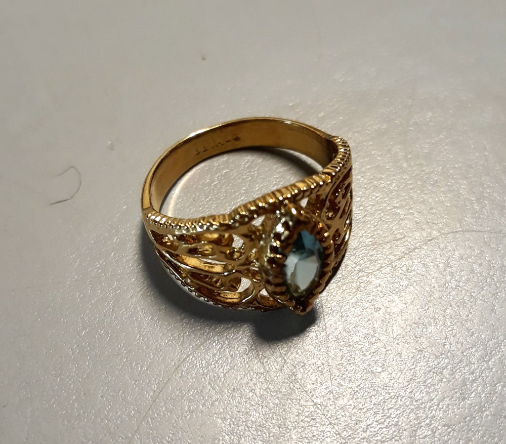 Vintage SETA Gold‑Tone Filigree Ring w/ Blue Marquise Stone Excellent Condition