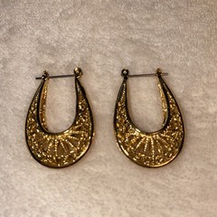 Oval Filigree Hoop Earrings Lacy Open Work Pierced Gold-Tone 1 1/4”