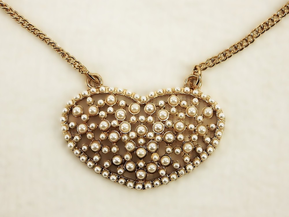 28″ Vintage Gold Tone Pearl Heart Pendant Necklace, Fashion Jewelry JWL-720