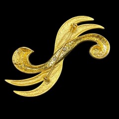Vintage Tona Brooch Matte Shiny Goldtone Swirl 3-1/8″ Long