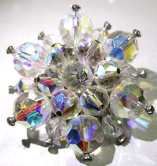 VINTAGE AURORA BOREALIS CRYSTAL BROOCH PIN & CLIP ON EARRINGS, 2″ FACETED BROOCH