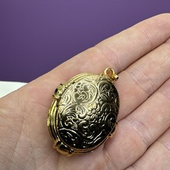 Vintage Double Sided Locket Gold Tone Etched Tender Touches 4 Photo Frames