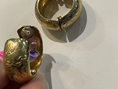 Vintage Hoop Huggie Chunky Gold Tone Etched Floral Earrings Glam 1in