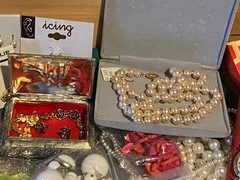 VINTAGE to Modern JEWELRY LOT 9 LBS 200 PCS RHINESTONE RING NECK WEARABLE #17