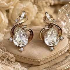 Vintage Reinad Clear Crystal Ribbon Clip Earrings Gold Tone Hollywood Regency