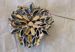 D&E Juliana Lava Glass & Blue AB Rhinestone Brooch/Earring Set Vintage Exquisite