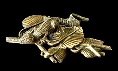 Vintage Signed JJ 1986 Victorian Revival Brass-Tone Alligator Brooch~1980s