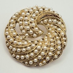 Vintage Faux Pearl Cluster Brooch Swirl Round Gold Tone Metal Classy 90s