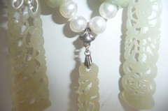 STUNNING VINTAGE CULTURED PEARL CARVED CELADON JADE STATEMENT NECKLACE WOOD BOX!