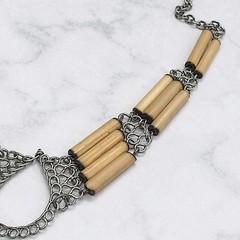 Vintage Style Light Wood Design Women’s Choker Fashion Necklace