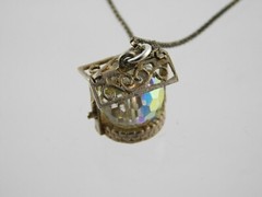 Sterling Silver Wishing Well Charm Pendant Necklace 925 18 Inches Chain 7.9g
