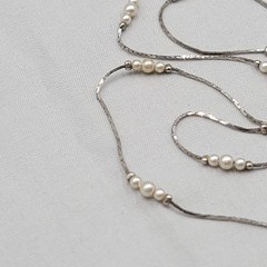 Vintage Serpentine Station Chain Necklace Silver tone White Bead 28″