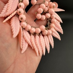 Vintage Pink Leaf Fringe Choker Necklace Carved Acrylic Beaded Chain Cha Cha