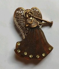 Odd Lot Of 14 Brooches Unbranded Some Vintage