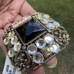 VTG Brooch Pin 2 Inch Black Glass Cab Clear Rhinestones Gold Tone Filigree NWT