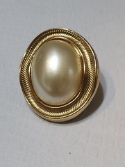Vintage Avon N.A. Goldtone And Faux Pearl Earrings.
