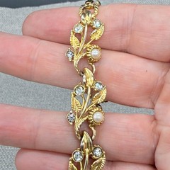 Vintage Bracelet Gold Tone Leaves Rhinestone Imitation Pearl Flowers 6.5