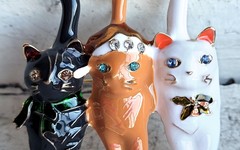 Christmas Holiday Rhinestone Three Cats Brooch Pin Santa Hat Cat 1 Pc