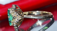 14k y/gold sz 5.5 ring 1.00c Colombian natural treated emerald diamond 3.4g 3035