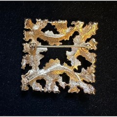 Vintage Trifari Gold Tone Coral Pin